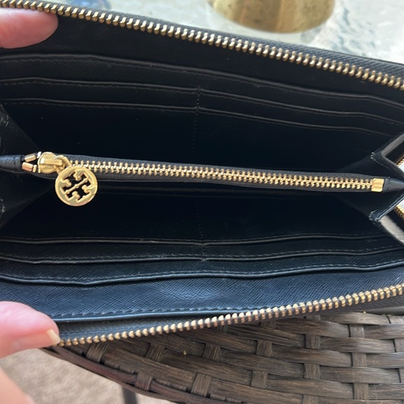 Tory Burch saffiano leather black wallet EUC - Picture 9 of 12